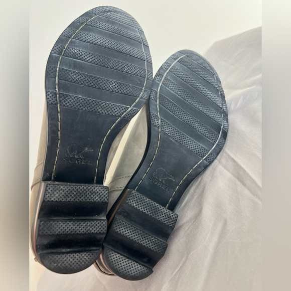 Sorel Lolla Cut-Out Ankle Bootie - Picture 11 of 14